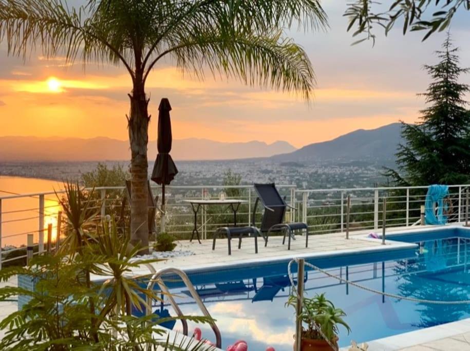 Marine'S Lux Villa:Golden Sunset Каламата Екстериор снимка