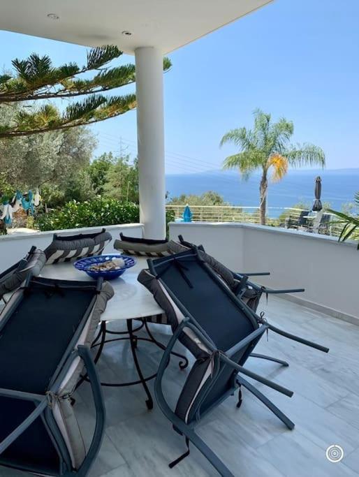 Marine'S Lux Villa:Golden Sunset Каламата Екстериор снимка