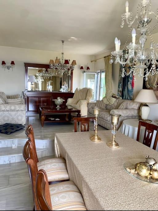 Marine'S Lux Villa:Golden Sunset Каламата Екстериор снимка