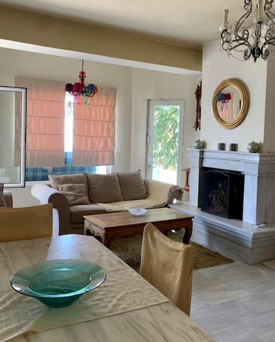 Marine'S Lux Villa:Golden Sunset Каламата Екстериор снимка
